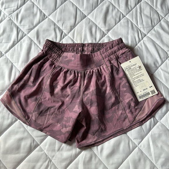 LULULEMON HOTTY HOT SHORT 4" *LINED INCOGNITO CAMO PINK TAUPE SIZE 4 TALL NWT - Picture 6 of 15